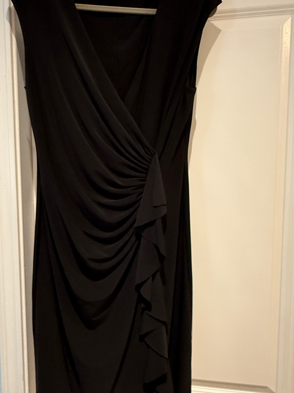 Little Black Dress Sleeveless Ruffle V-Neck Sheath Dress Lightweight | EUC - Picture 5 of 8